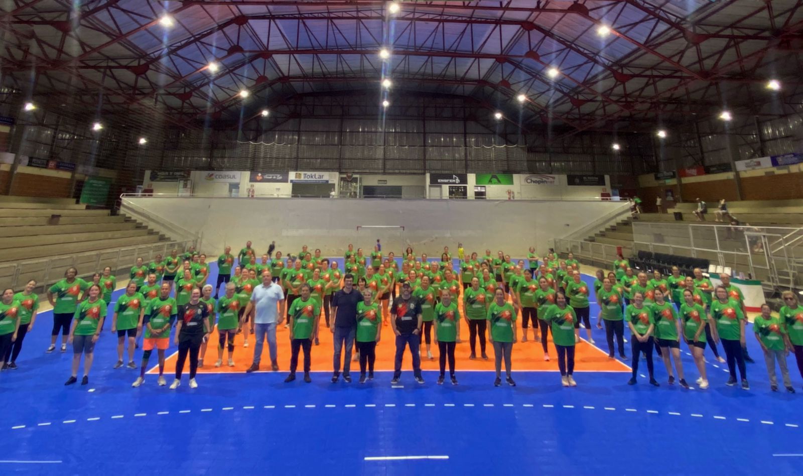 Imagem da Noticia: Administração Municipal realiza entrega de camisetas do projeto Corpo em Movimento