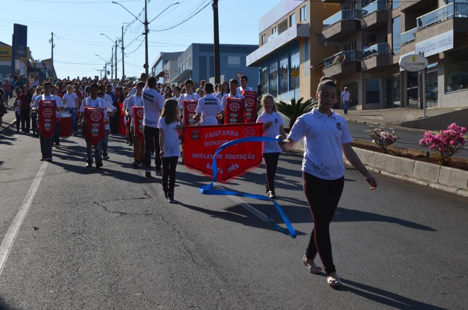 7 de setembro é comemorado com caminhada cívica e apresentações em Chopinzinho