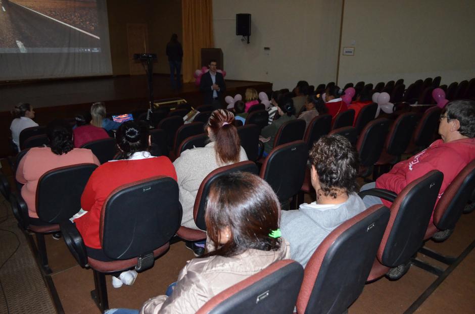 Assistência Social faz Dia do Bairro voltado à Campanha do Outubro Rosa