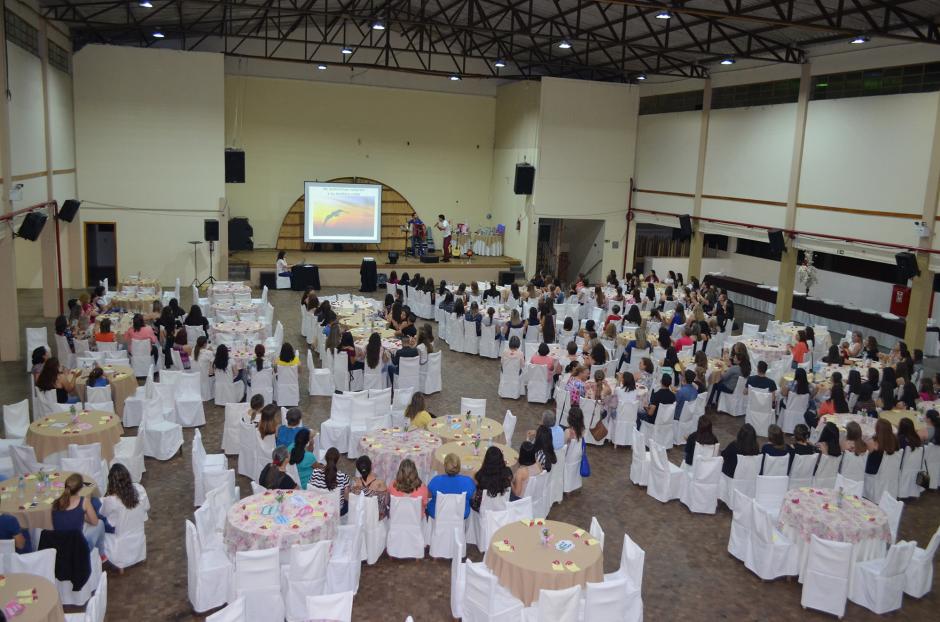 Para comemorar Dia dos Professores, Secretaria de Educação promove evento festivo