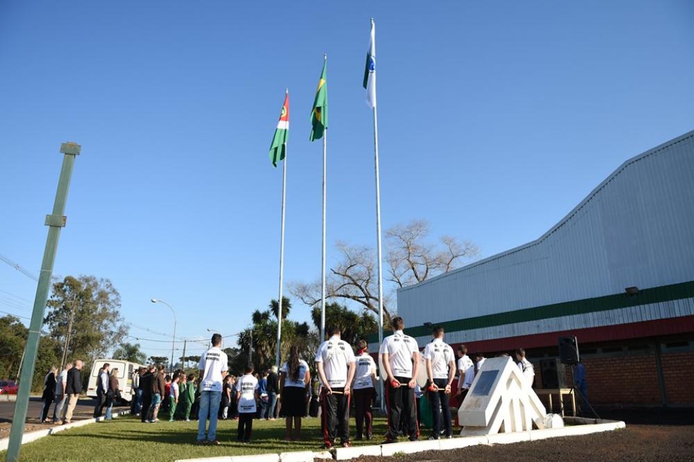Evento marca o início das festividades cívicas em Chopinzinho
