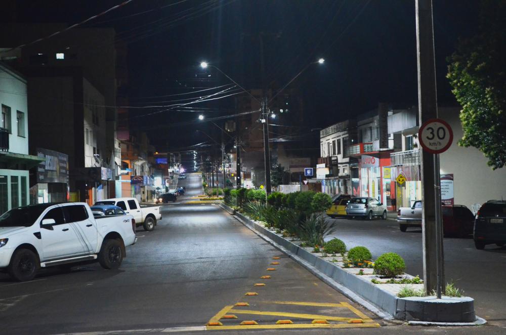 Iniciam serviços de ampliação e substituição da Iluminação Pública