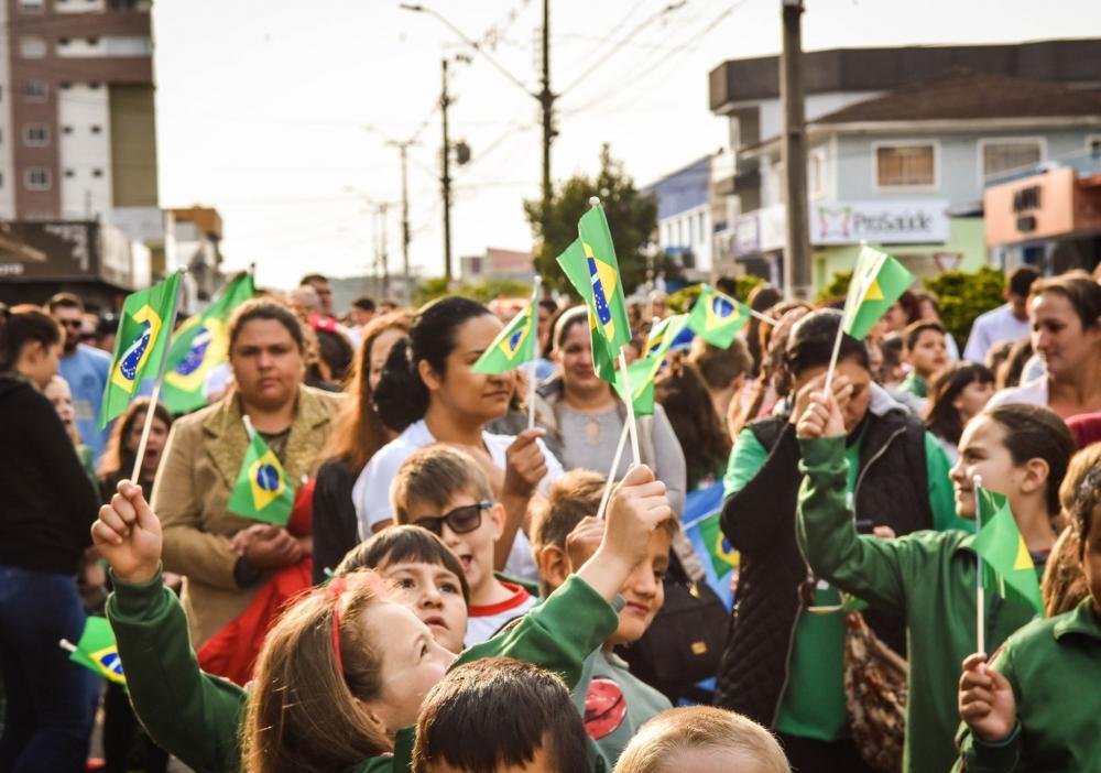 Desfile da independência contou com a participação de 40 entidades