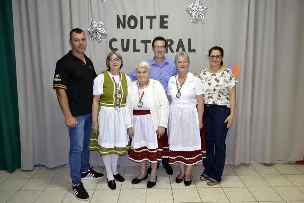 Talento e dedicação marcam a Noite Cultural da UNATI