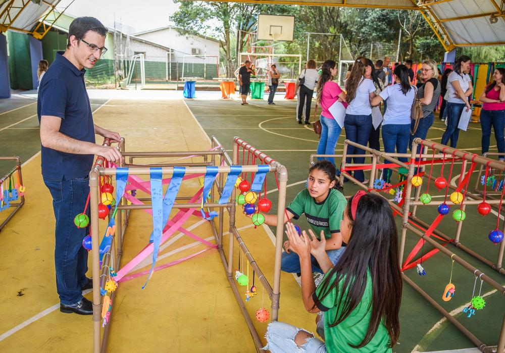Através de projeto, alunos do Núcleo de São Francisco constroem brinquedos pedagógicos